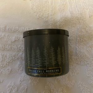 Bath and body candle// white barn// Fresh fall morning